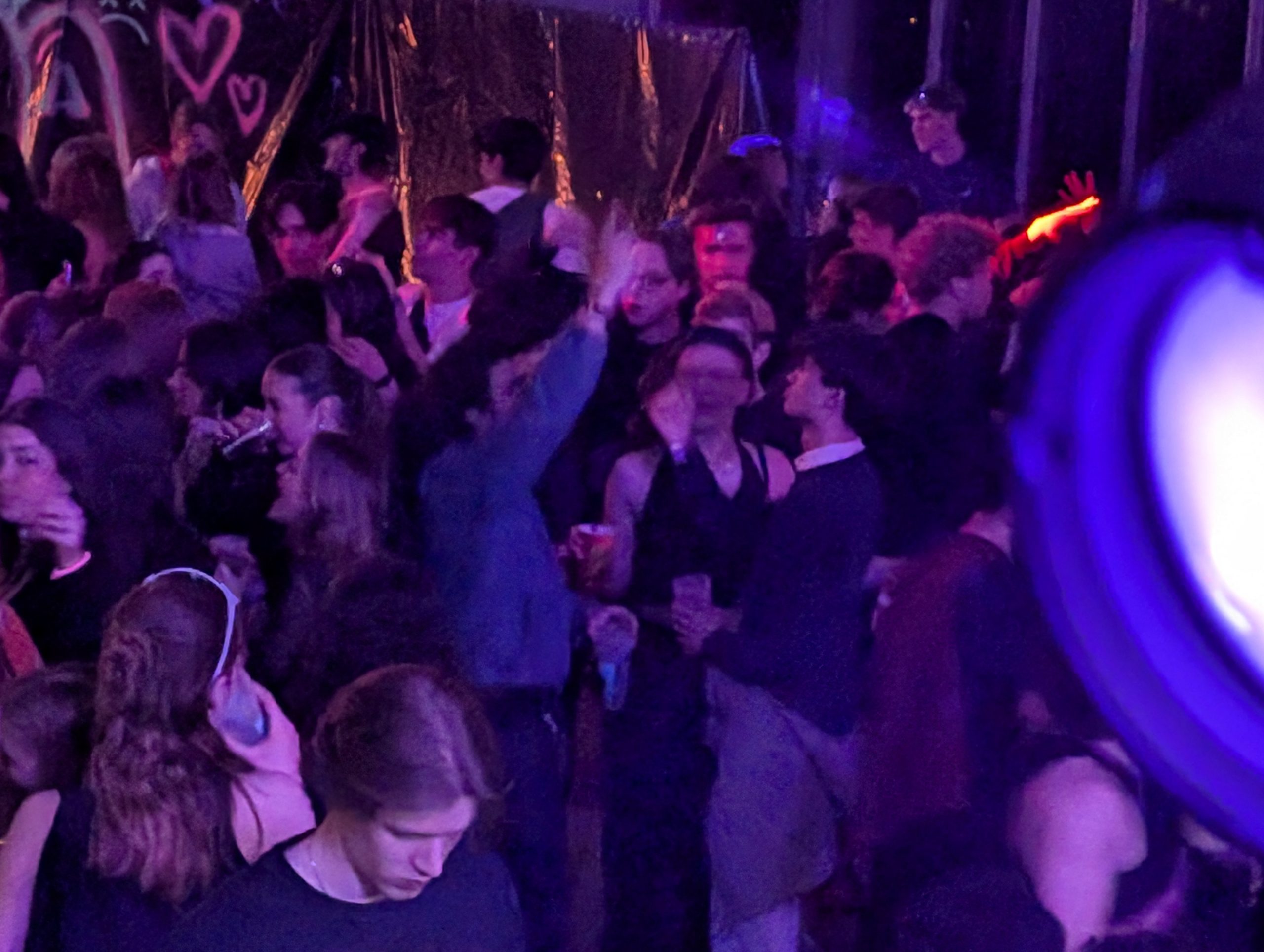 PXL_20250318_220328683